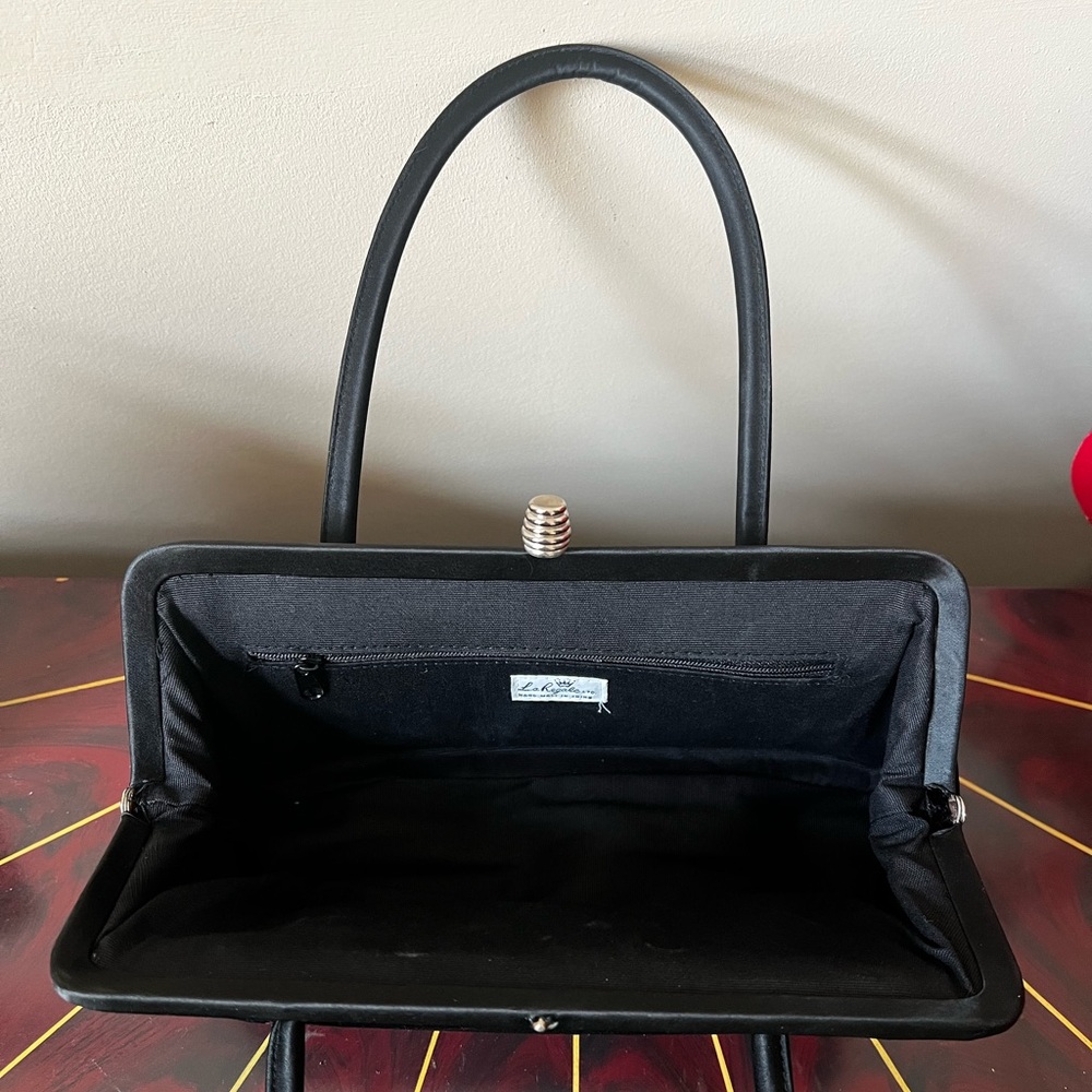 Vintage, 1960’s Black Framed Double Handles Satin/Velvet Small Handbag. - Picture 7 of 11